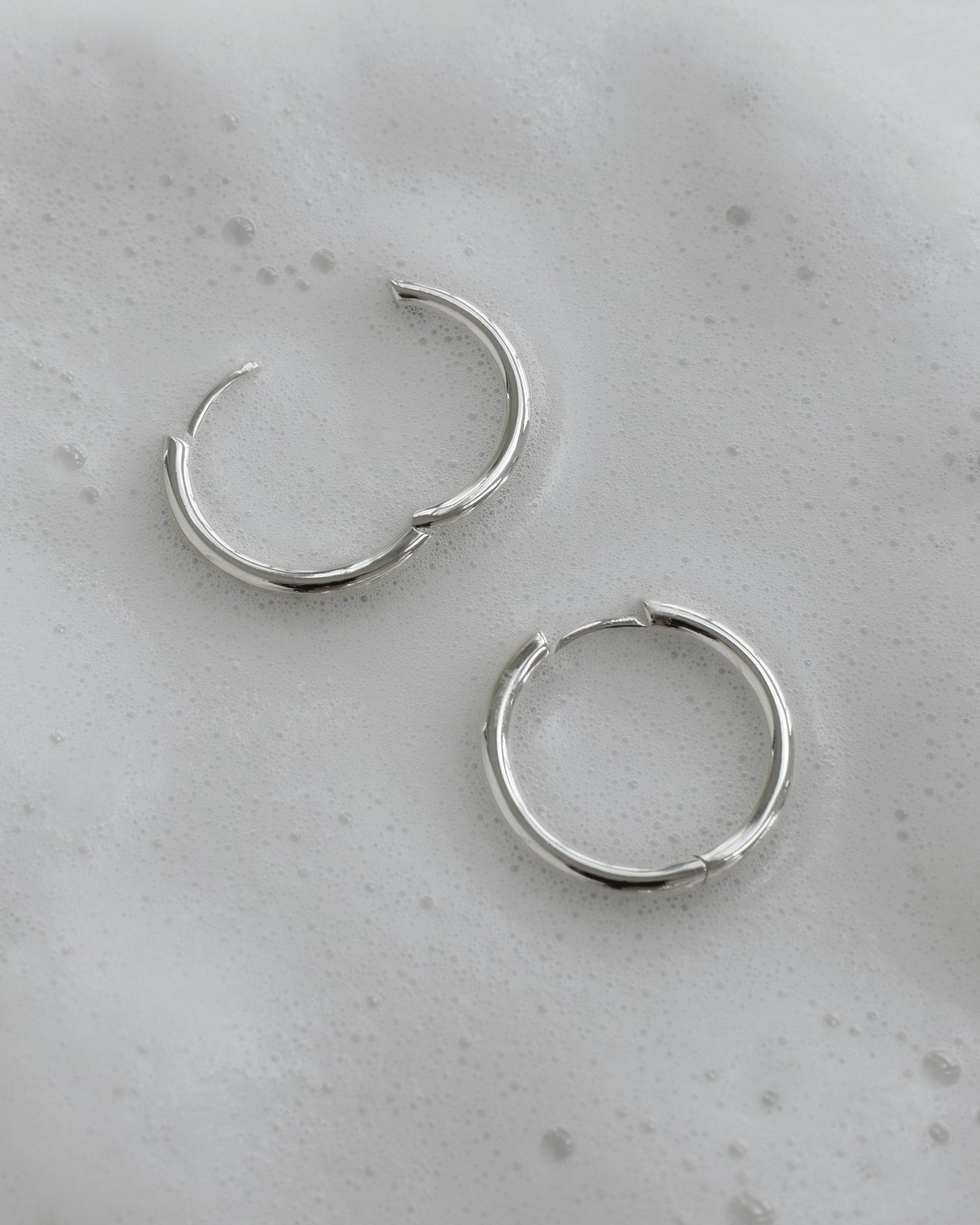 Jewelry cleaner